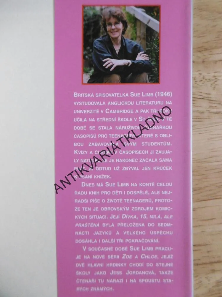 DÍVKA, 15, FLIRTOVÁNÍ PO FRANCOUZSKU, SUE LIMB,