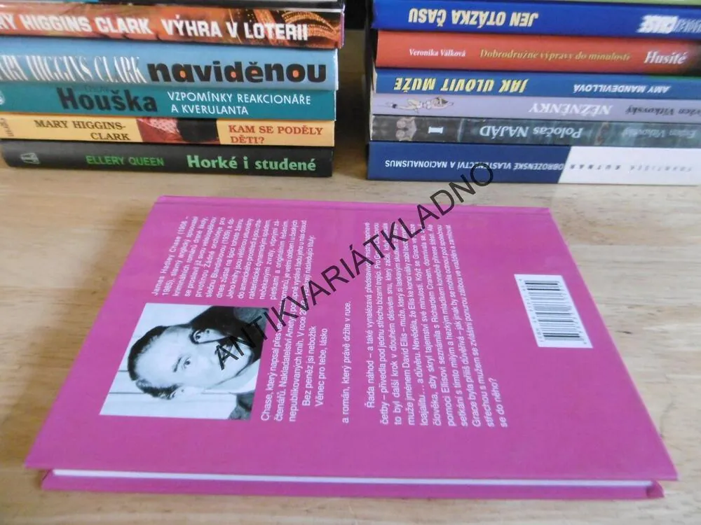 ZRÁDCI MŮŽEŠ VĚŘIT JAKO LIŠCE, JAMES HADLEY CHASE, **an