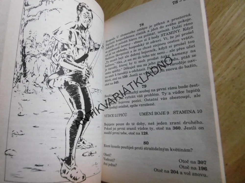 V BAŽINÁCH ŠKORPIÓNŮ, STEVE JACKSON, IAN LIVINGSTONE, **an