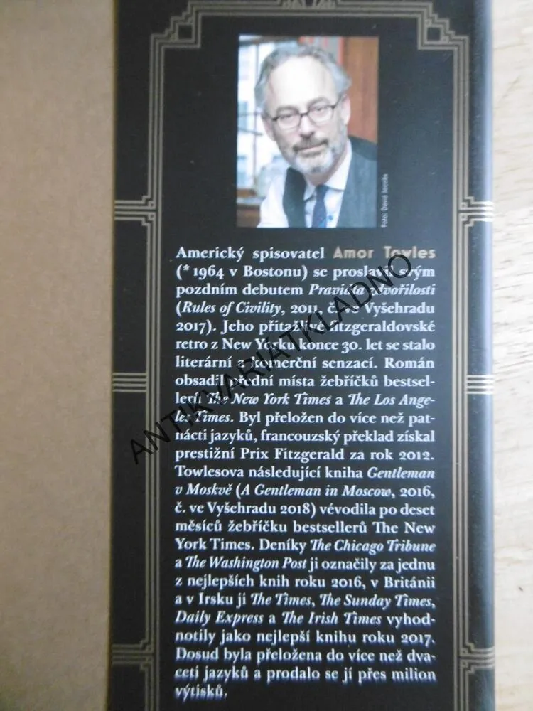 GENTLEMAN V MOSKVĚ, AMOR TOWLES, **an