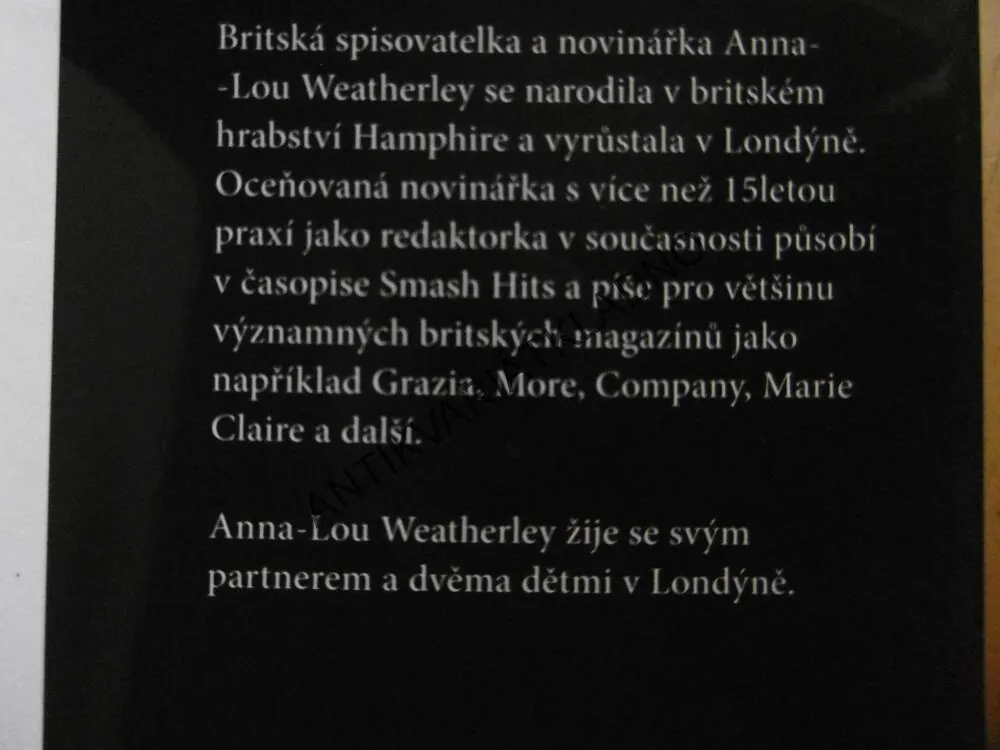 ČERNÉ SRDCE, ANNA-LOU WEATHERLEY, **an