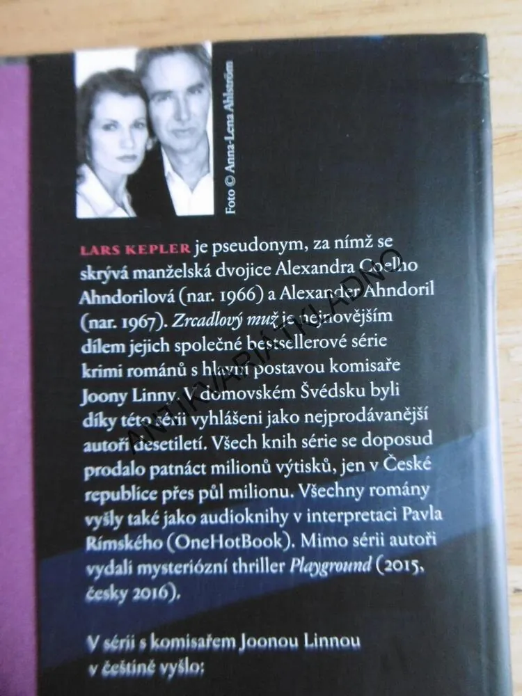 ZRCADLOVÝ MUŽ, LARS KEPLER, **an