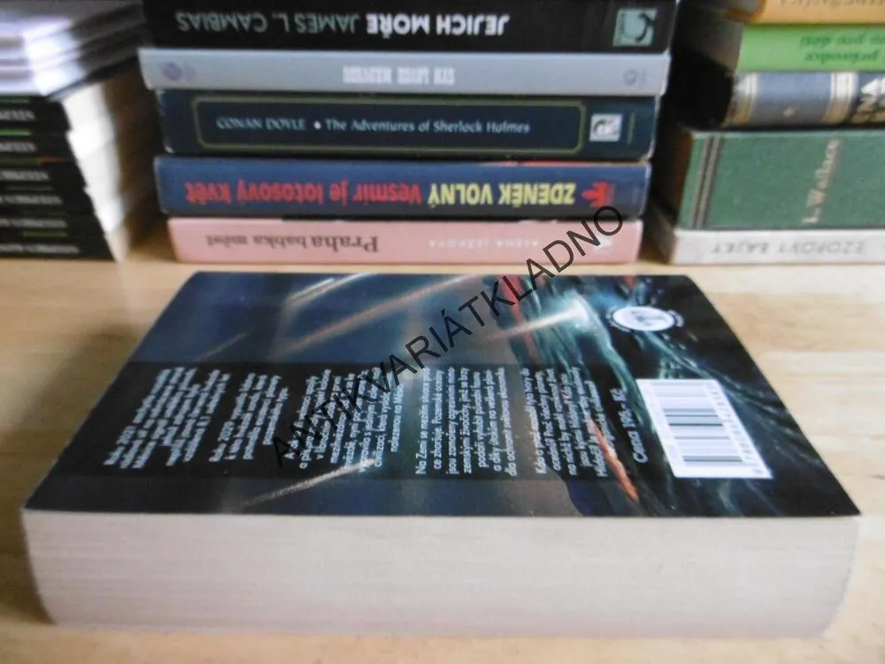 PŘES MOŘE SLUNCÍ, GREGORY BENFORD, **an