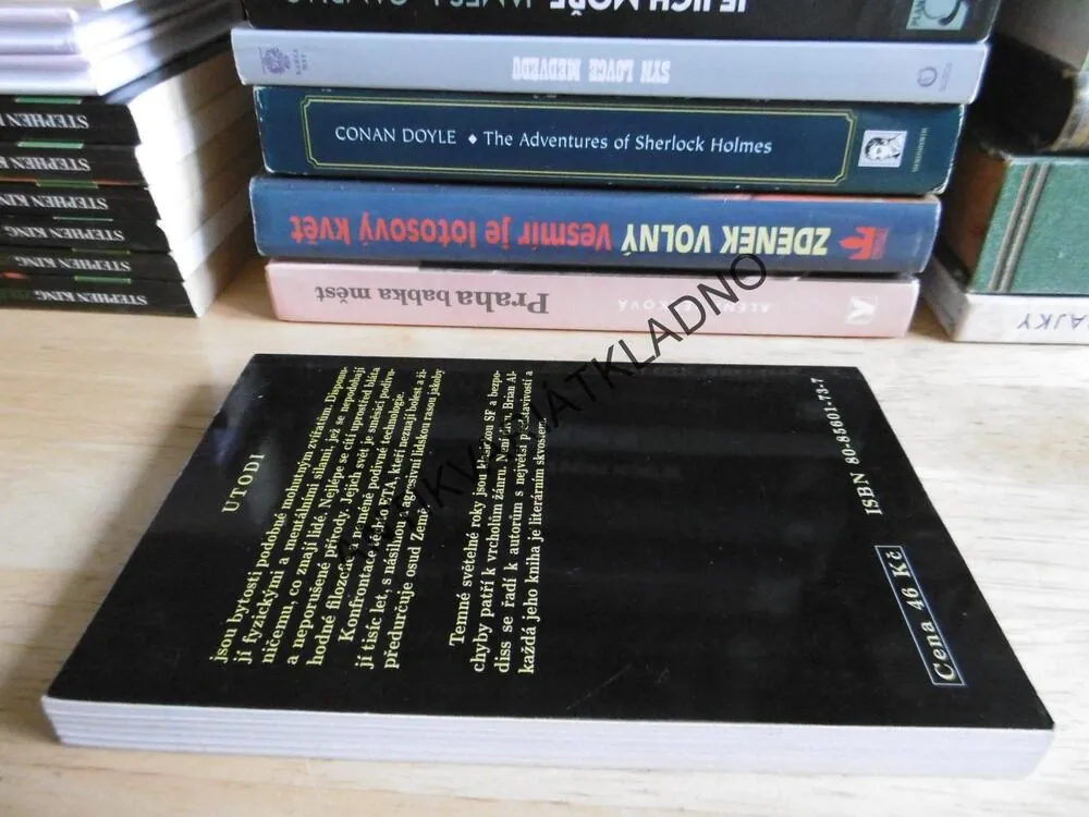 TEMNÉ SVĚTELNÉ ROKY, BRIAN W. ALDISS, **an