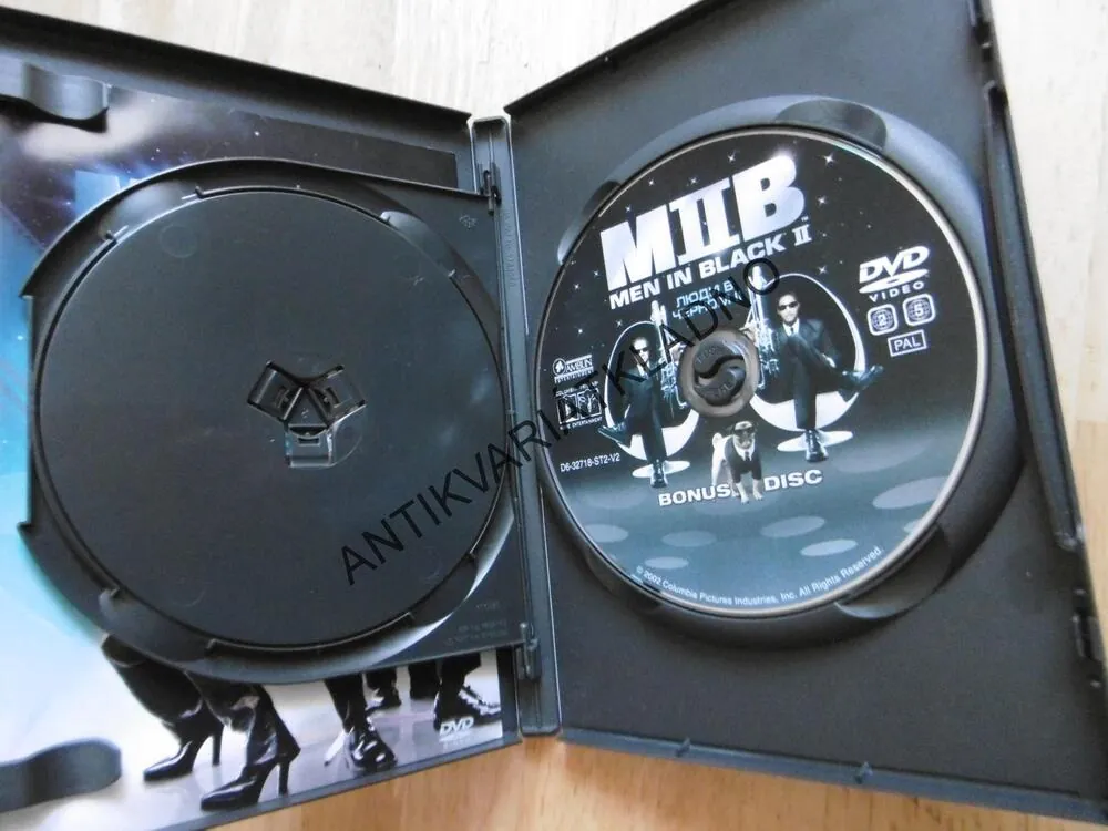 MUŽI V ČERNÉM II, DVD FILM