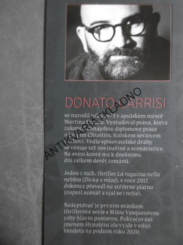 NAŠEPTÁVAČ, DONATO CARRISI, **an