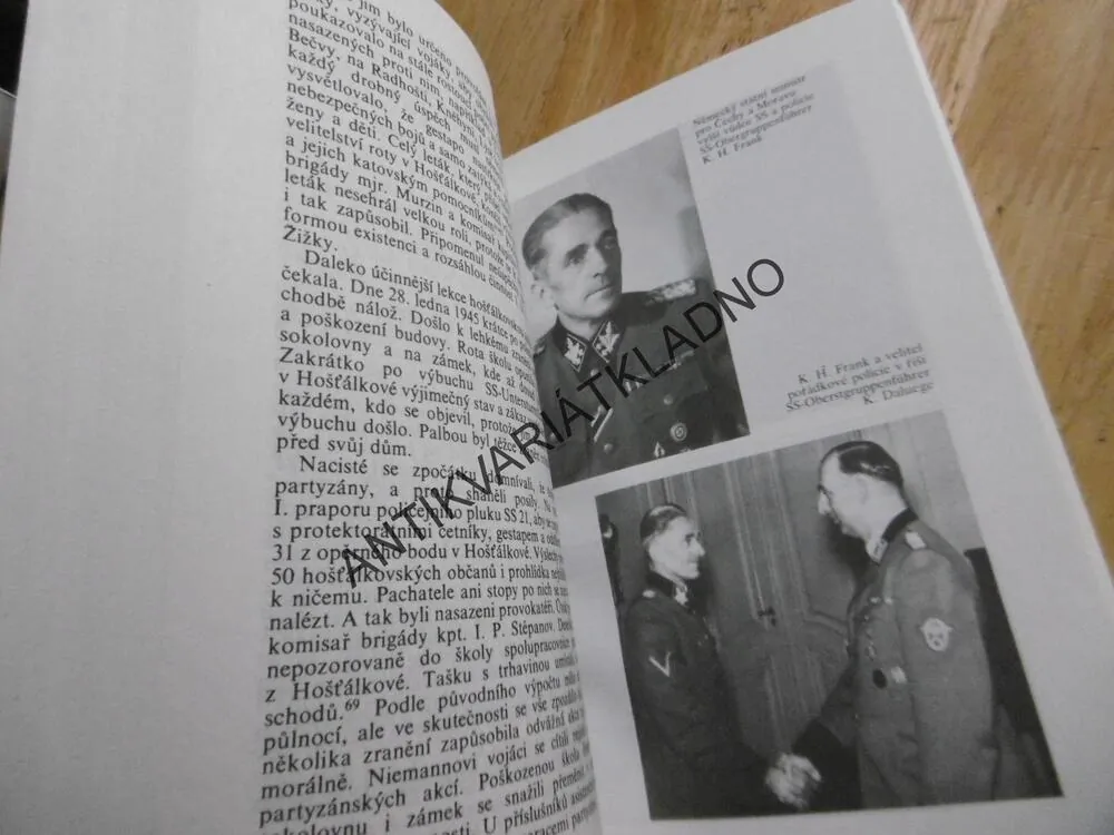 VE ZNAMENÍ SMRTIHLAVA, OLDŘICH SLÁDEK, **an