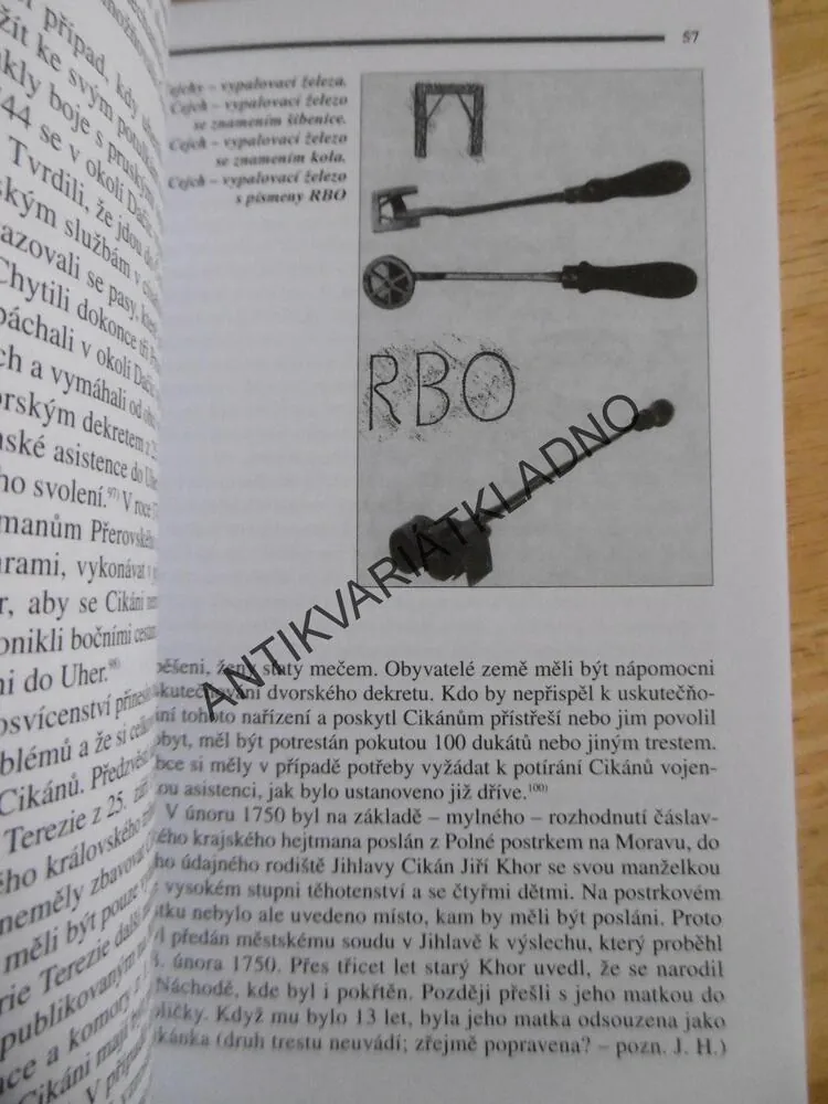 CIKÁNI NA MORAVĚ V 15. AŽ 18. STOLETÍ, JIŘÍ HANZAL, **an