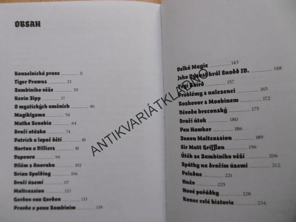 POSLEDNÍ DRAKOBIJCE, KRONIKA JENNIFER STRANGEOVÉ, **an