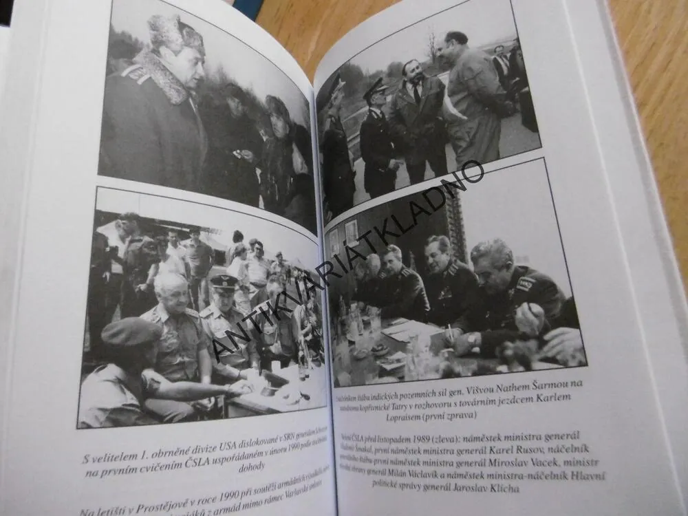 ROZSOUDÍ NÁS ČAS ANEB ŽIVOT NENÍ NA POVEL, ARMÁDNÍ GENERÁL V ZÁLOZE, MIROSLAV VACEK, **an