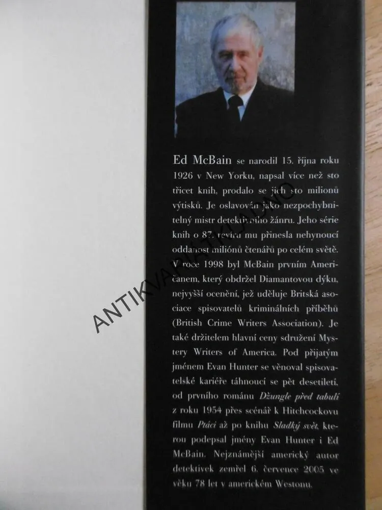 SMRT OŠETŘOVATELKY, ED MCBAIN, **an