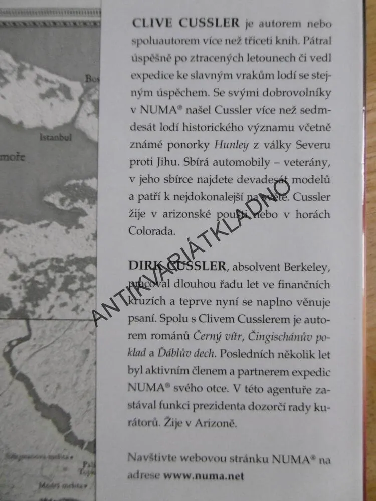 ZNAMENÍ PŮLMĚSÍCE, CLIVE A DIRK CUSSLER, **an