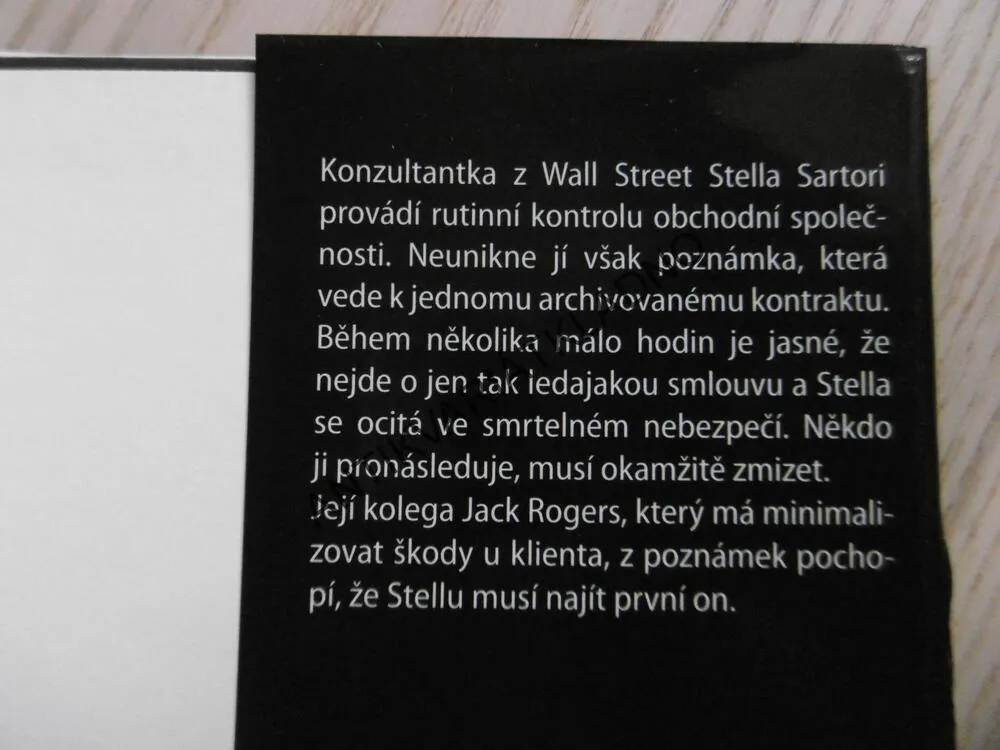 NEBEZPEČNÝ KONTRAKT, BRETT HOFFMANN, **an