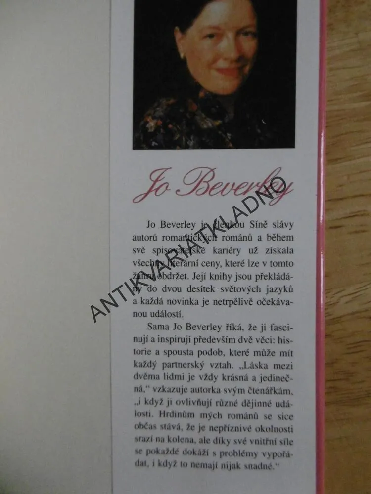 HŘÍŠNÁ DÁMA, JO BEVERLEY
