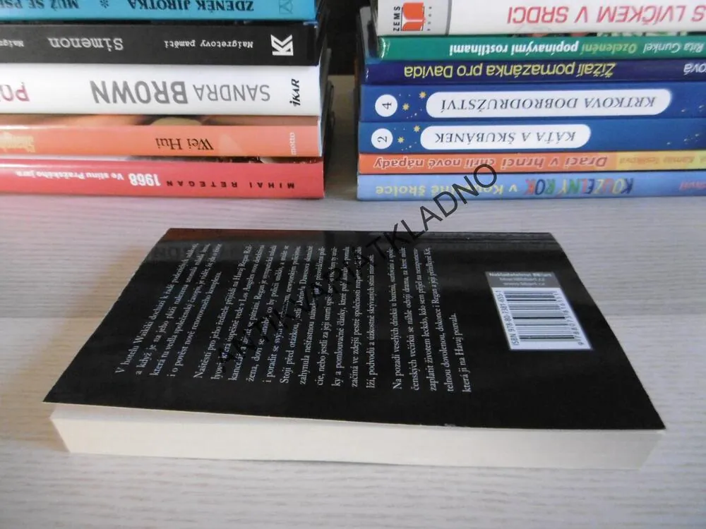 MRTVÁ NA PLÁŽI, CAROL HIGGINS CLARK, **an