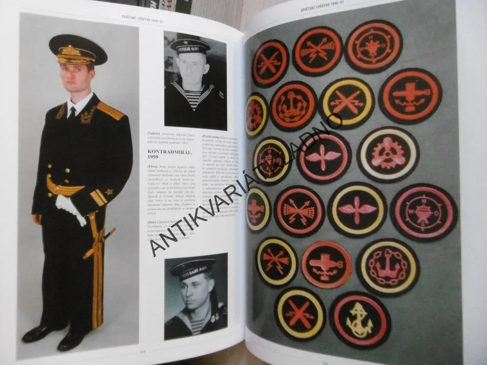 SOVĚTSKÉ UNIFORMY A MILITÁRIE 1917-91, LASZLO BÉKÉSI, **an