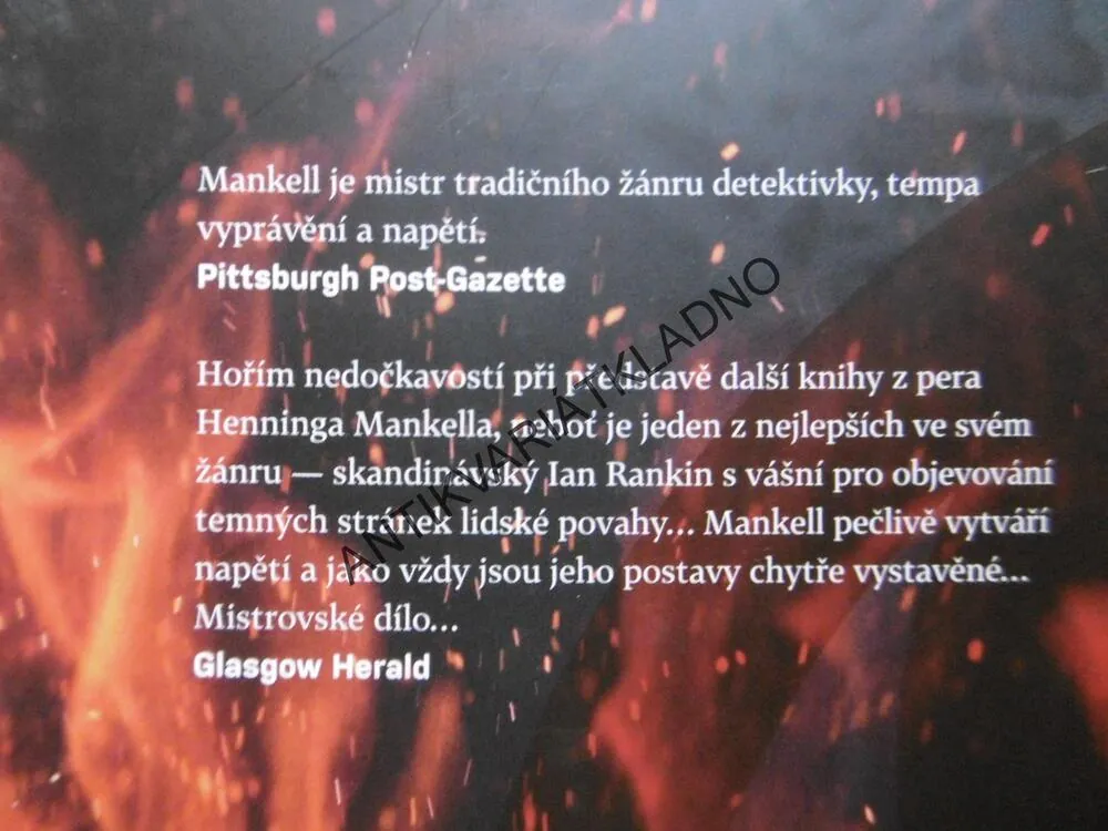 NEŽ PŘIJDE MRÁZ, HENNING MANKELL, **an