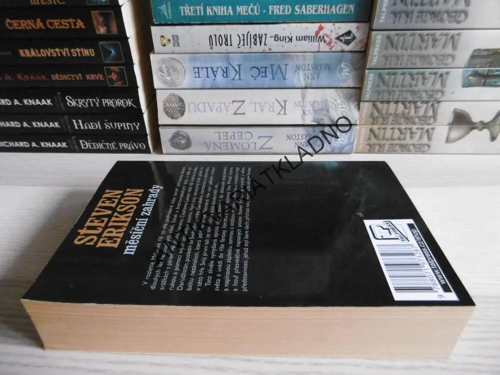 MĚSÍČNÍ ZAHRADY, STEVEN ERIKSON, **an