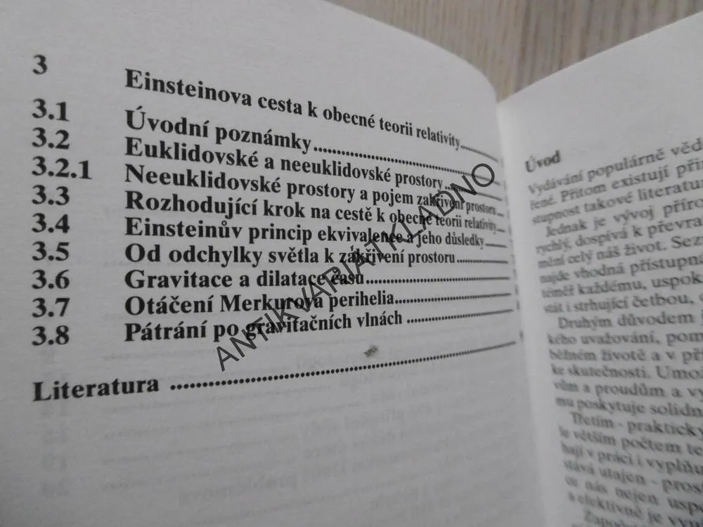 ALBERT EINSTEIN, TEORIE RELATIVITY PRO KAŽDÉHO, STRATIS KARAMANOLIS, **an