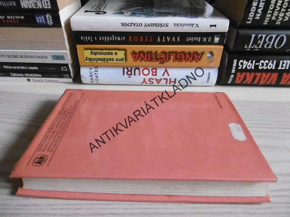 GRANÁTY, VLASTA JAVOŘICKÁ, **an