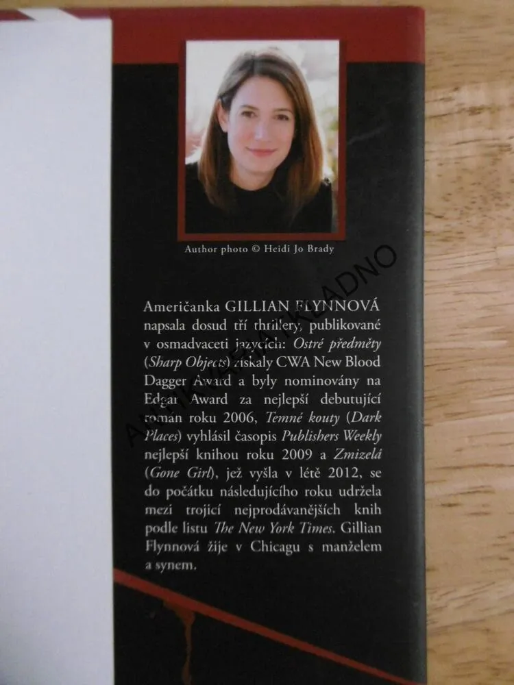 OSTRÉ PŘEDMĚTY, GILLIAN FLYNNOVÁ, FLYNN, BESTSELLER, **an