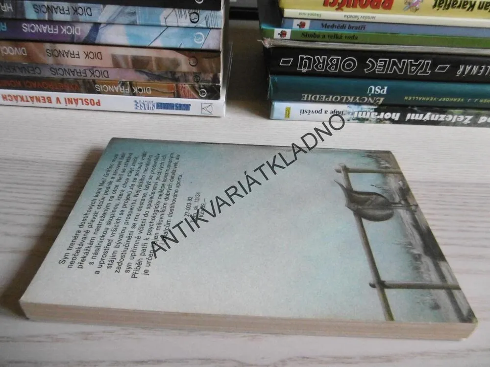 TVRDÝ ÚDER, DICK FRANCIS,**an