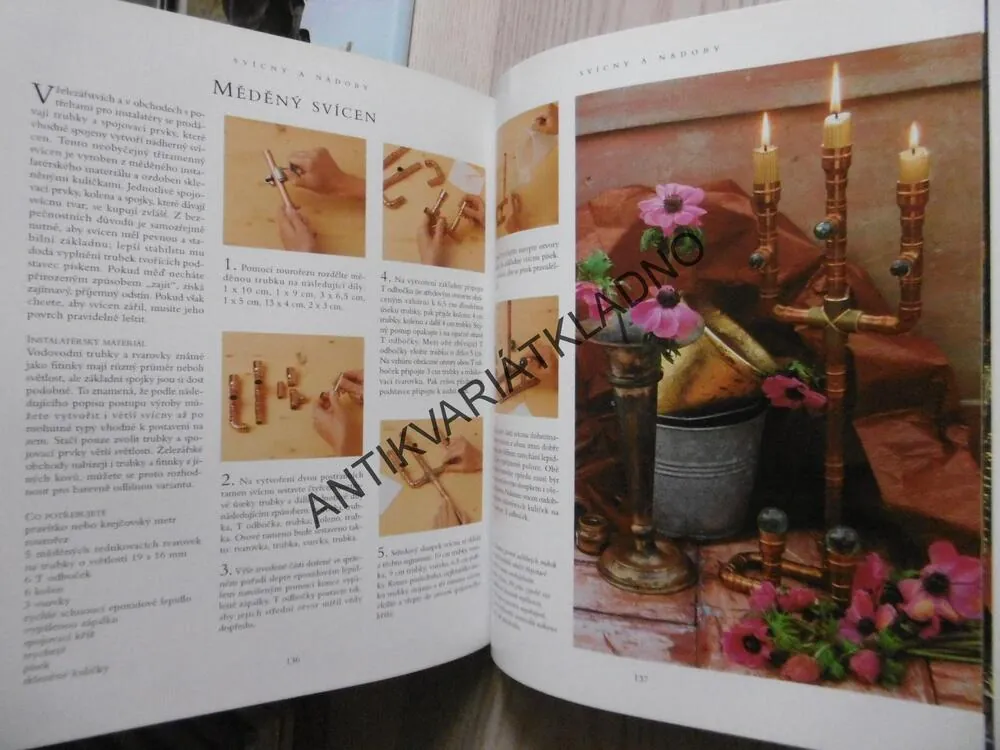 SVÍČKY, GLORIA NICOLOVÁ, **an