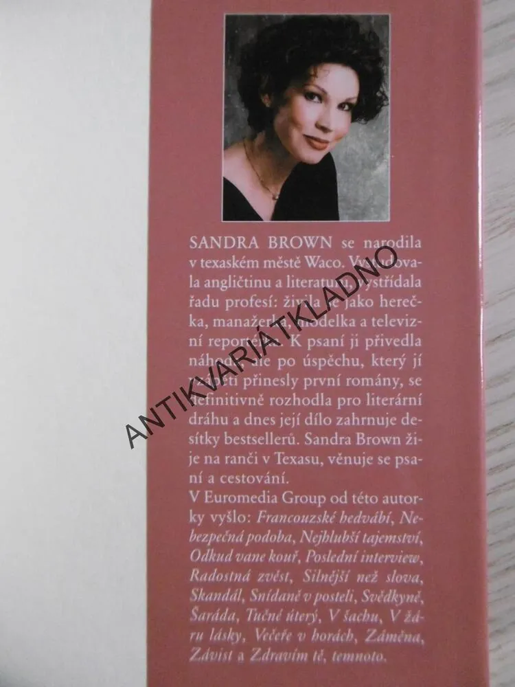 PAVUČINA Z HEDVÁBÍ, SANDRA BROWN, **an