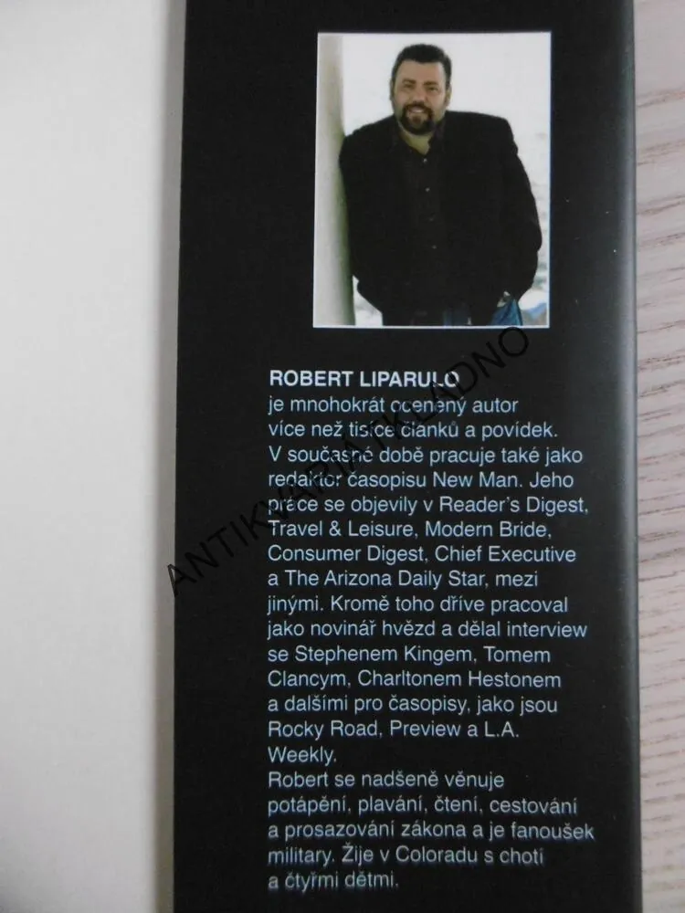 SMRTELNÝ PÁD, ROBERT LIPARULO, **an