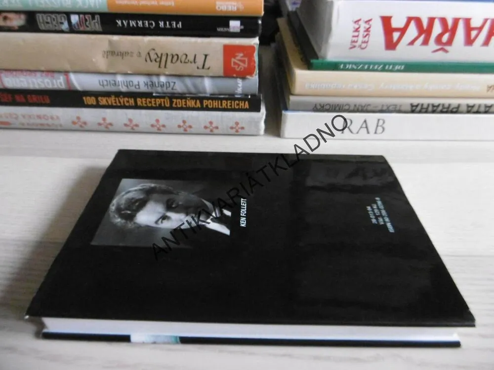NOC NAD OCEÁNEM, KEN FOLLETT, **an