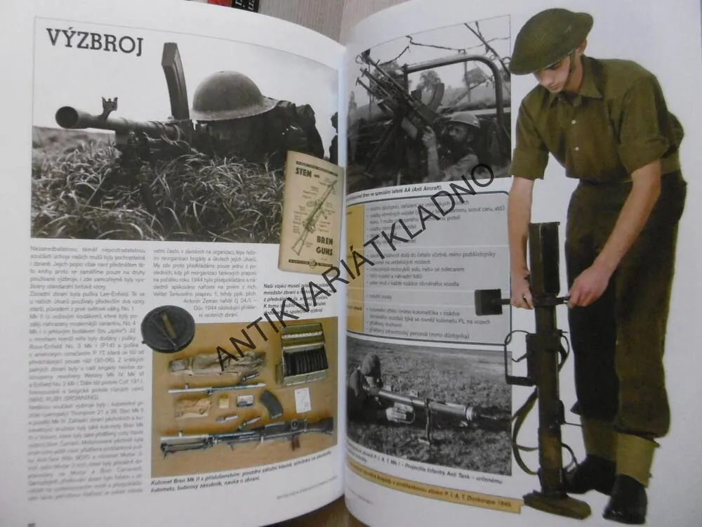 ČESKOSLOVENSKÁ ARMÁDA VE VELKÉ BRITÁNII, ENCYKLOPEDIE STEJNOKROJŮ ČESKOSLOVENSKA II., VILÉM FENCL A MARTIN ŘÍHA