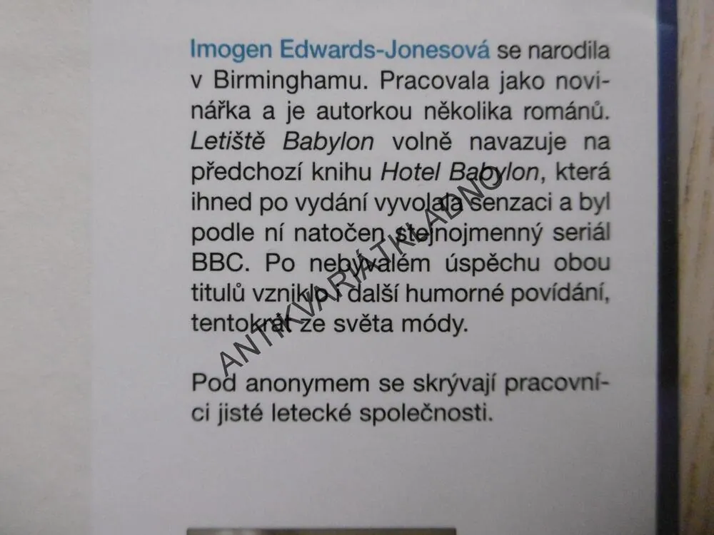 LETIŠTĚ BABYLON ANEB NECHCETE RADĚJI JET VLAKEM?, IMOGEN EDWARDS-JONESOVÁ A ANONYM, **an