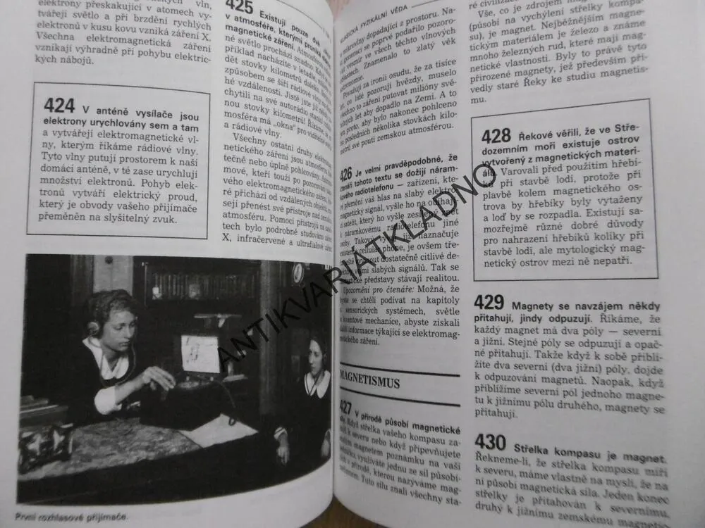 1000 + 1 VĚC, KTEROU BYSTE MĚLI VĚDĚT O VĚDĚ, JAMES TREFIL, **an