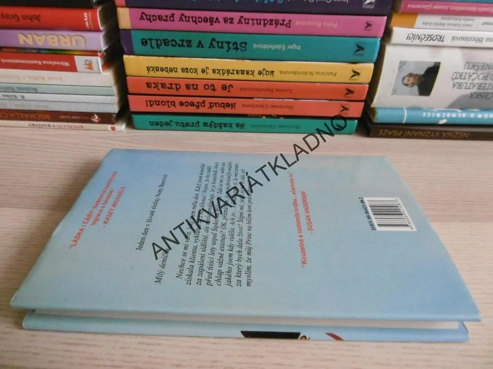 LÁSKA NEBO ČÁRY? KRISTINE GRAYSON, **an