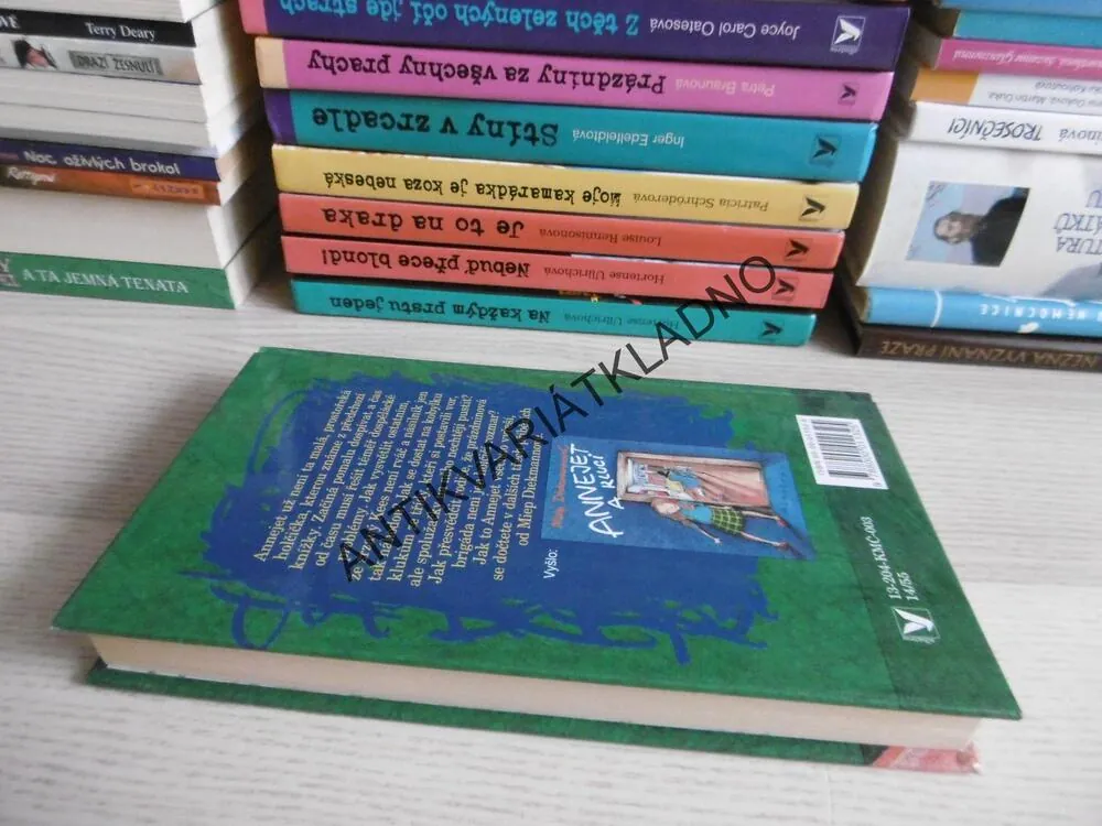 ANNEJET TO TAK NENECHÁ, MIEP DIEKMANNOVÁ, **an