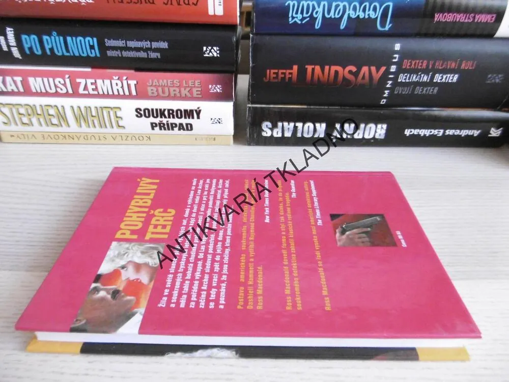 POHYBLIVÝ TERČ, ROSS MACDONALD, **an