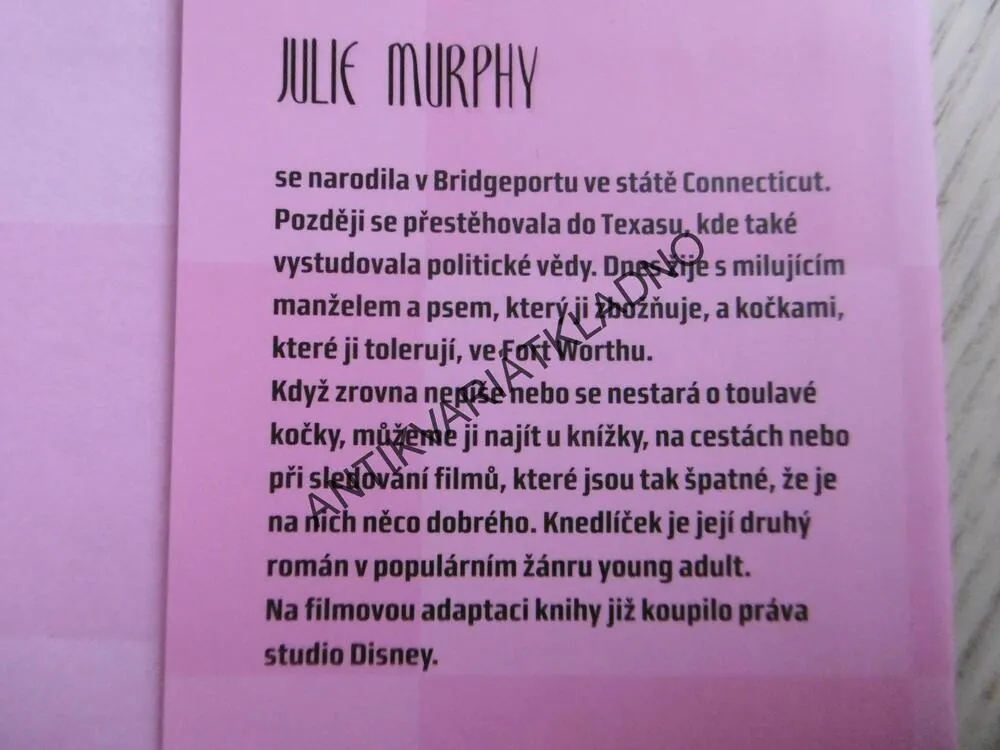 KNEDLÍČEK, JULIE MURPHY, **an