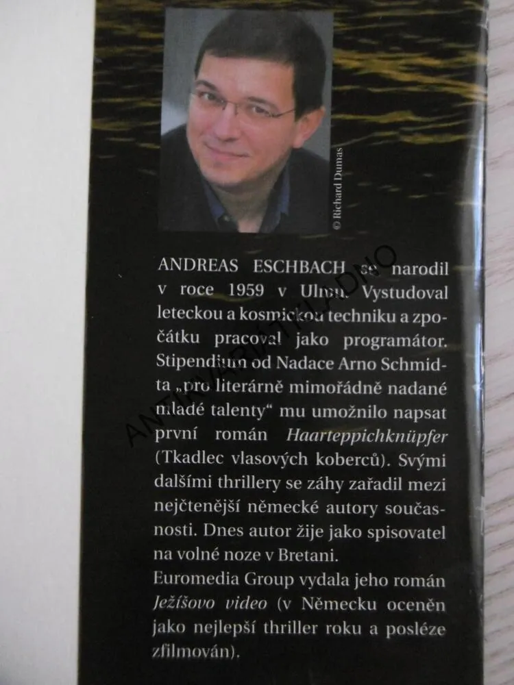 ROPNÝ KOLAPS, ENDREAS ESCHBACH, **an