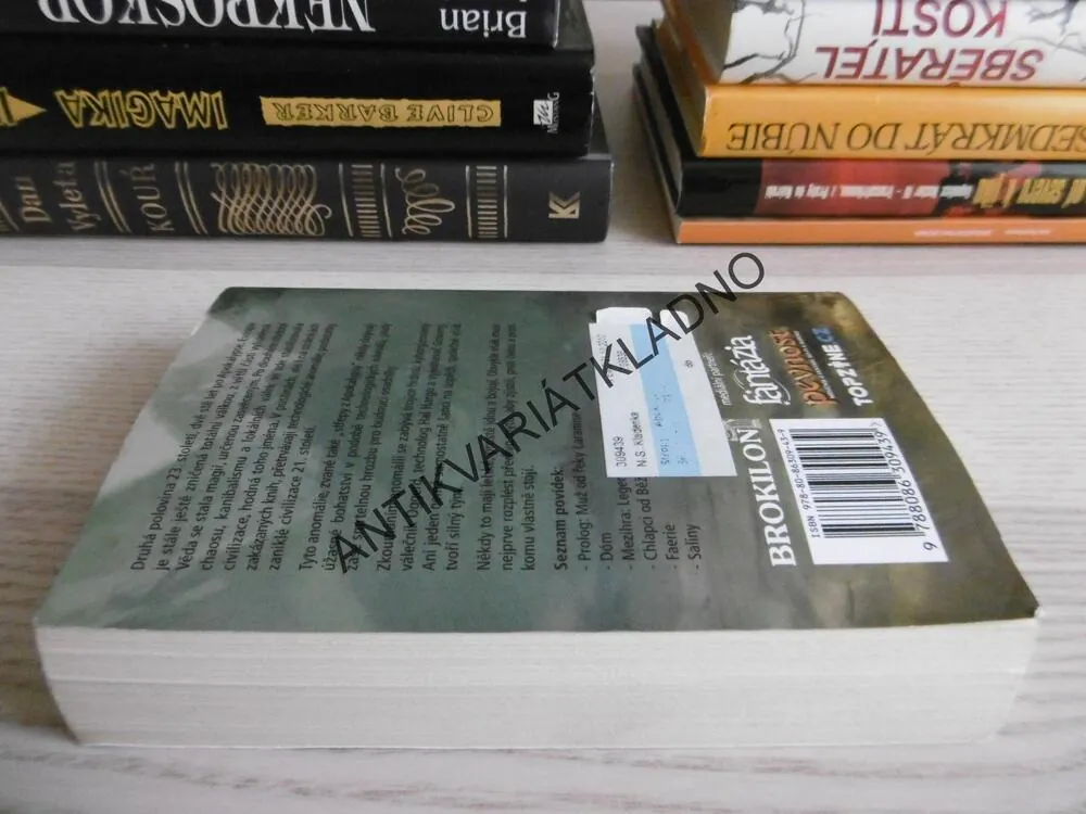 STŘEPY APOKALYPSY, VLADIMÍR ŠLECHTA, **an