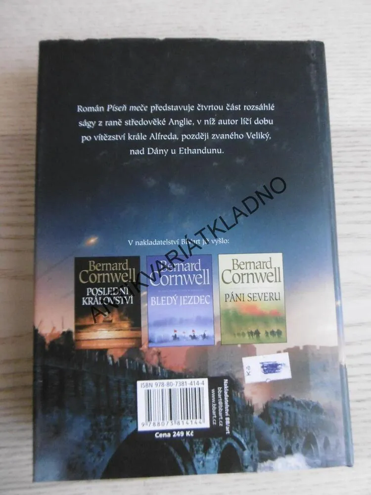 PÍSEŇ MEČE, BERNARD CORNWELL, 
