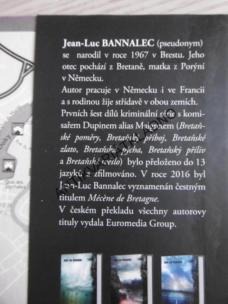 BRETAŇSKÝ ODKAZ, JEAN-LUC BANNALEC, **an