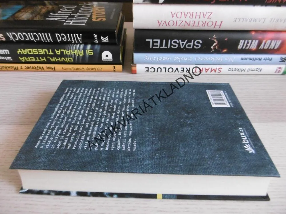 UMŘI ZNOVU, TESS GERRITSENOVÁ, **an