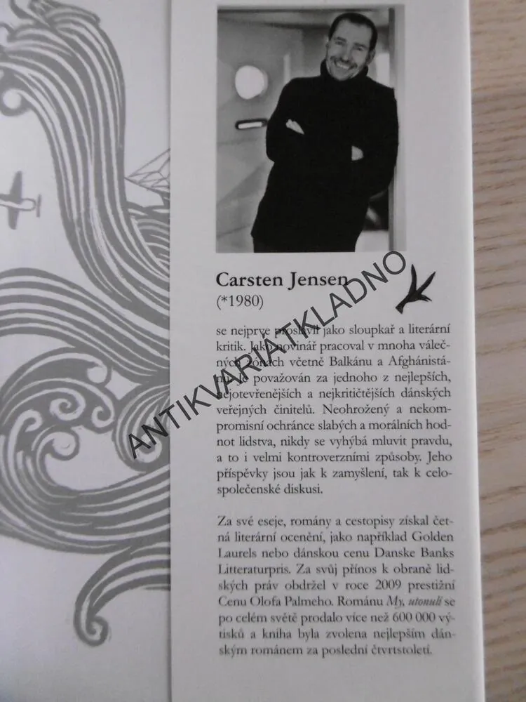 MY, UTONULÍ, CARSTEN JENSEN, **an