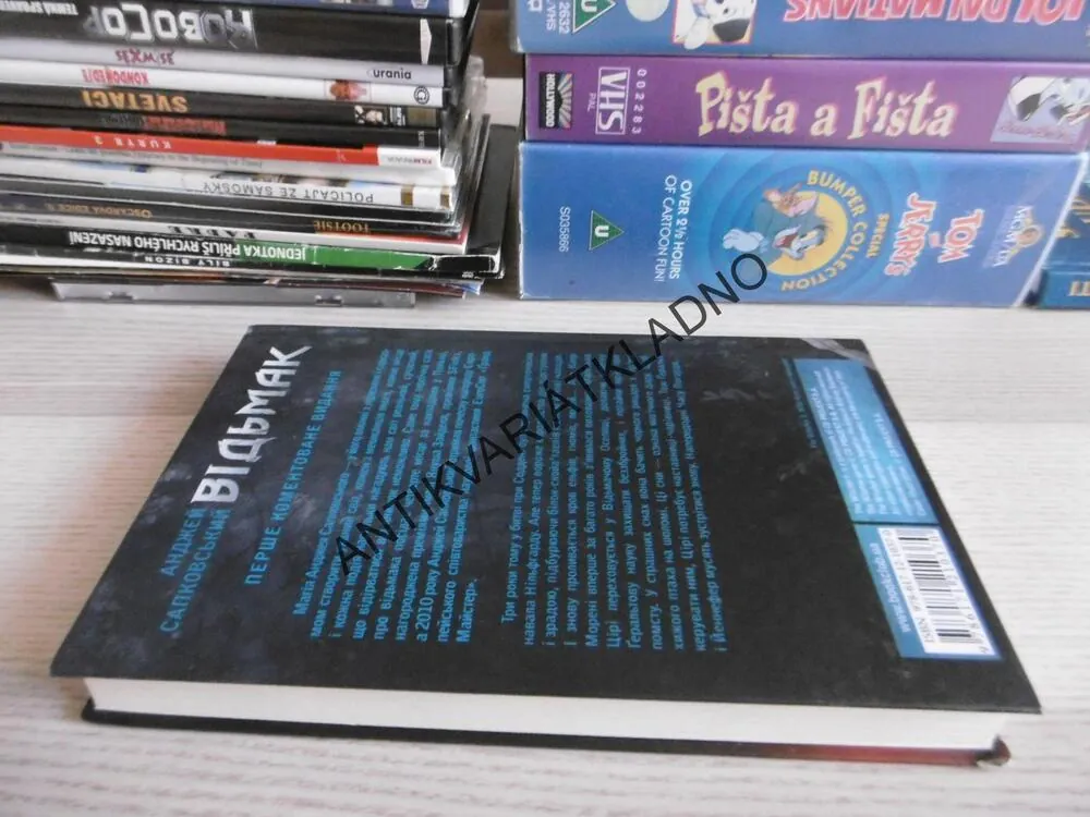 ZAKLÍNAČ 3. KREV ELFŮ, ANDRZEJ SAPKOWSKI, RUSKY, AZBUKA, UKRAJINSKY ??, **an