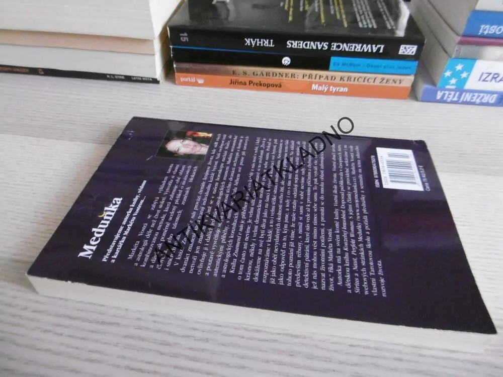 ZNAMENÍ V NÁS, KNIHOVNIČKA MEDUŇKY, MARKÉTA VOSTRÁ, **an