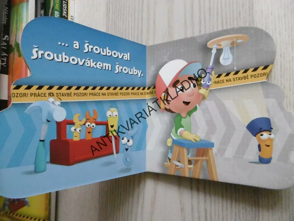 MANNYHO NÁŘADÍ, MISTR MANNY, **an