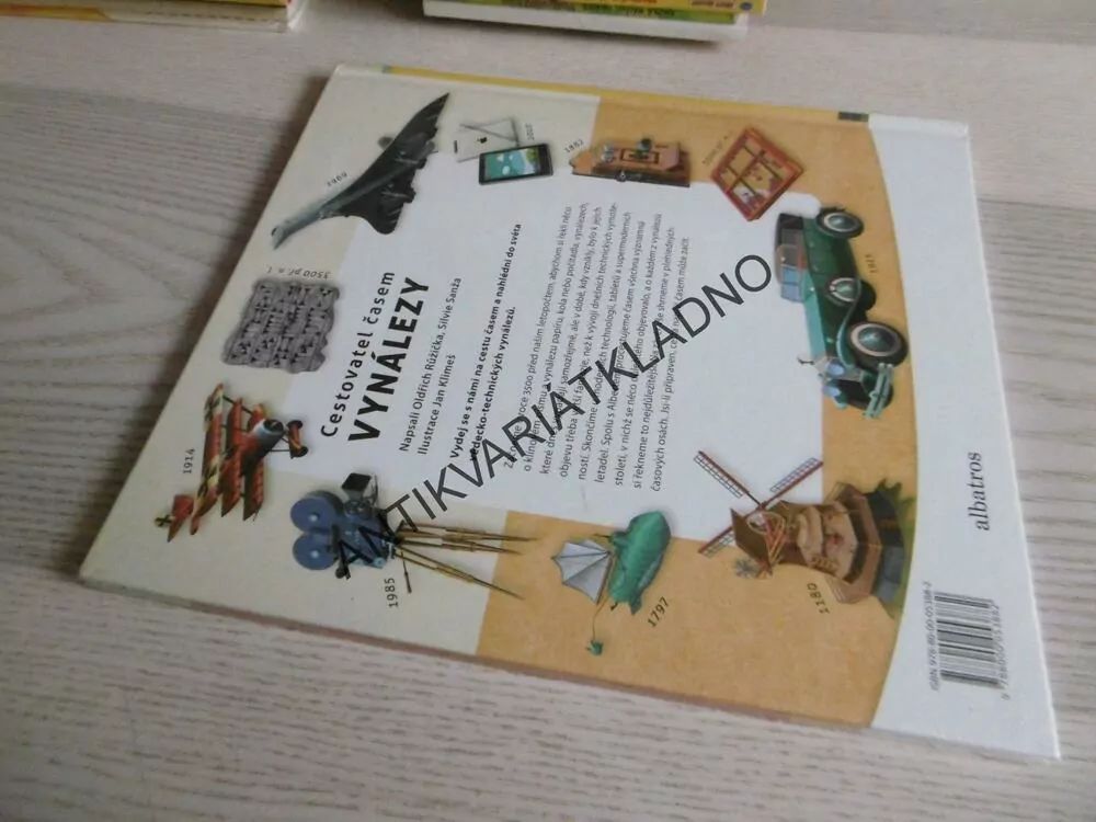 CESTOVATEL ČASEM: VYNÁLEZY, **an