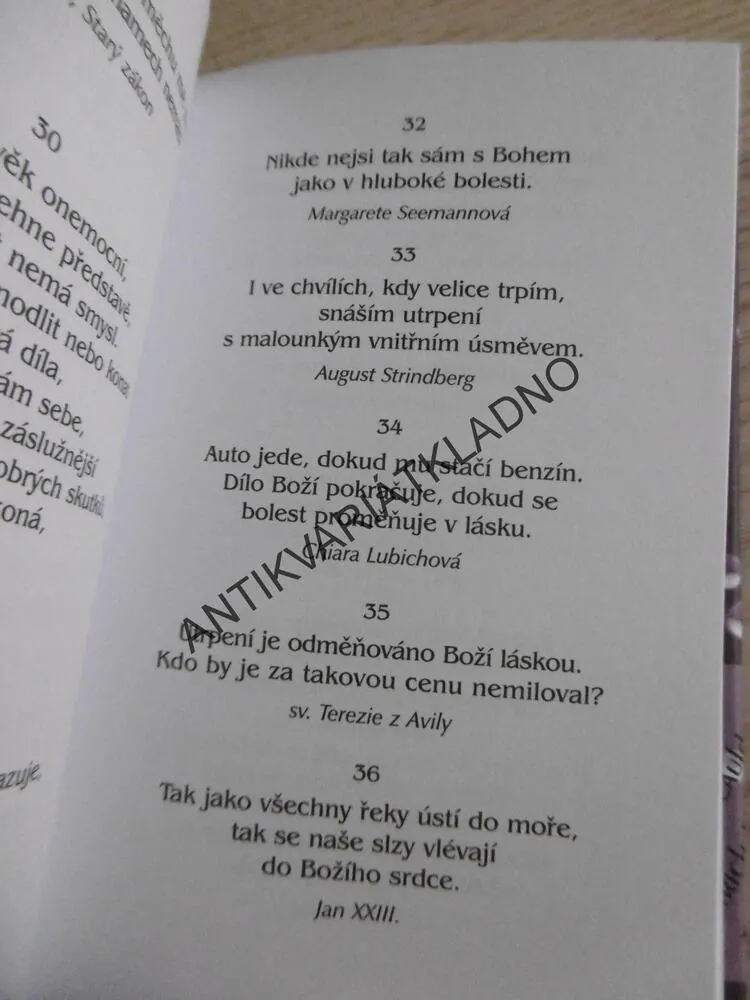 O UTRPENÍ, MYŠLENKY MOUDRÝCH,  **an