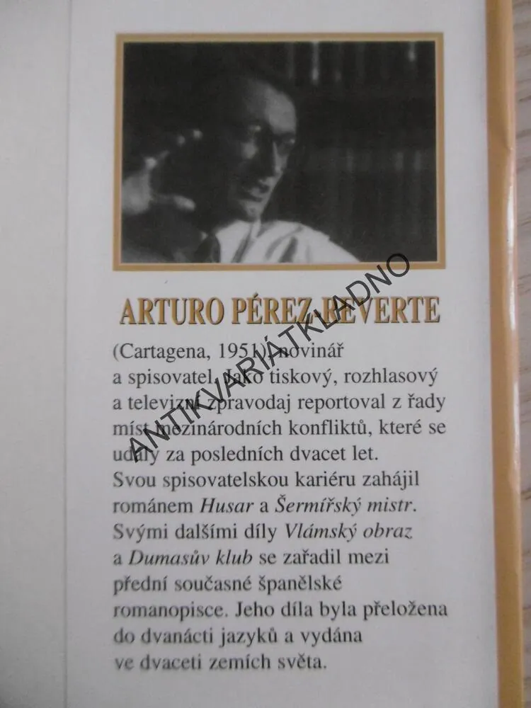 ŠERMÍŘSKÝ MISTR, ARTURO PÉREZ-REVERTE, **an