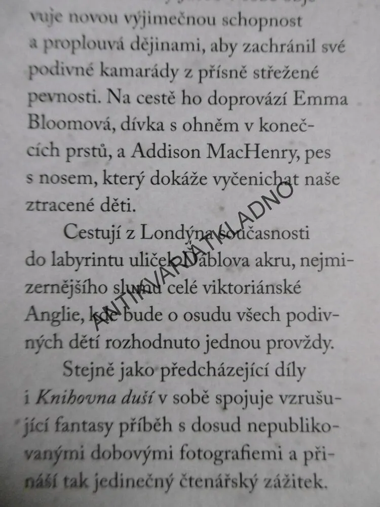 SIROTČINEC SLEČNY PEREGRINOVÉ, KNIHOVNA DUŠÍ, RANSOM RIGGS, **an